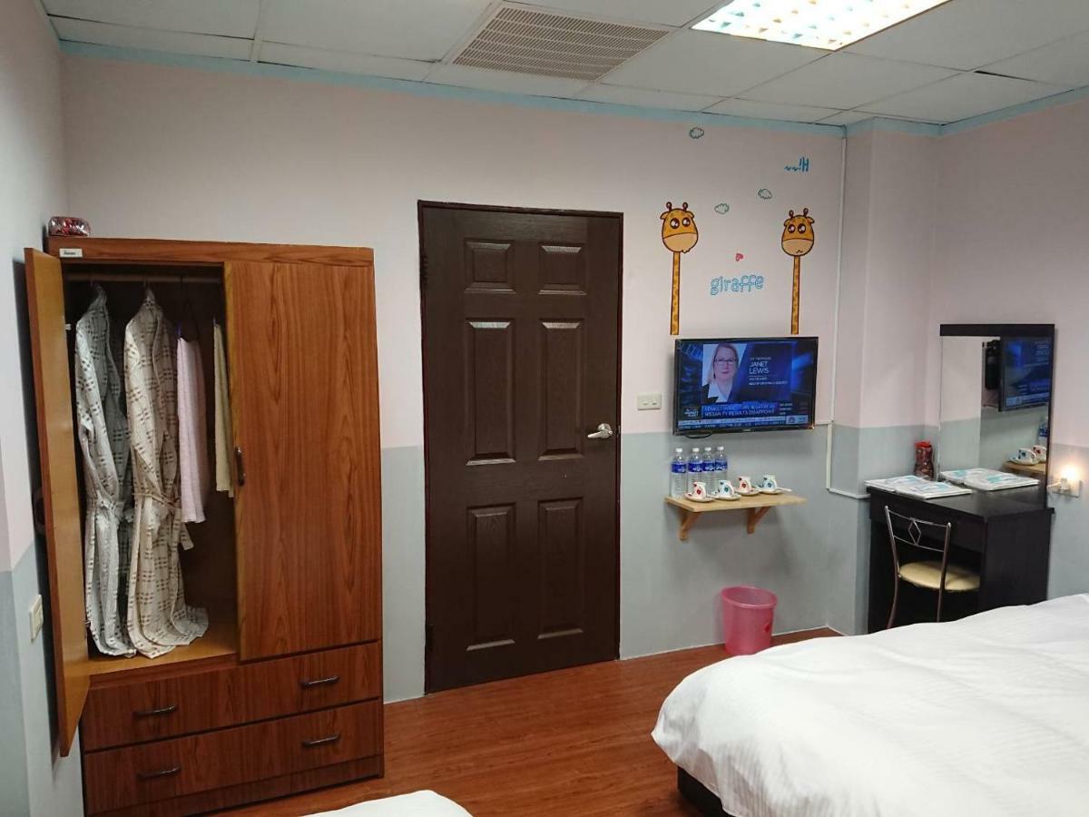 Papa Bear'S Guesthouse Taichung Dış mekan fotoğraf