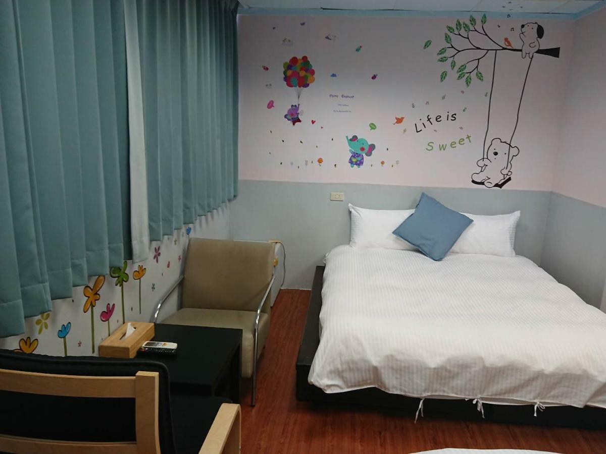 Papa Bear'S Guesthouse Taichung Dış mekan fotoğraf