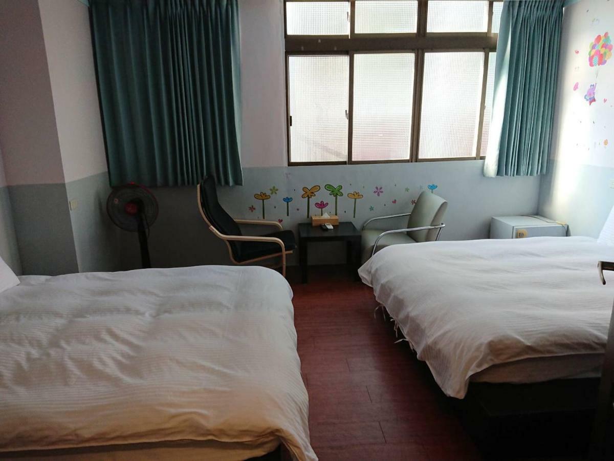 Papa Bear'S Guesthouse Taichung Dış mekan fotoğraf