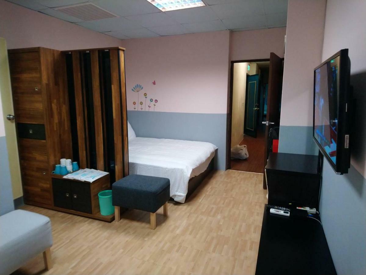Papa Bear'S Guesthouse Taichung Dış mekan fotoğraf